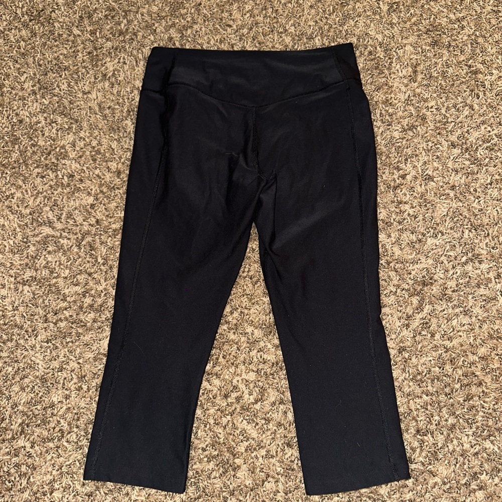 Nike Dri-FIT Capri Leggings - Picture 3 of 3